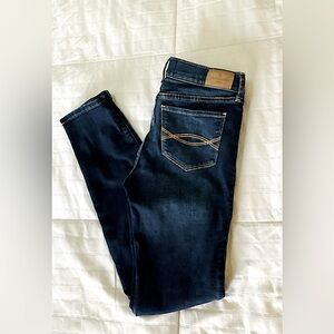 NWOT Abercrombie kids 13/14 super skinny jeans.